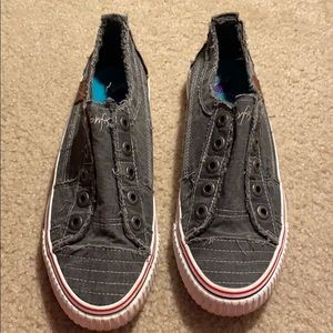 Blowfish slide in tennis shoes